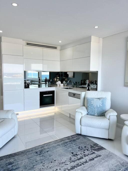 Bondi Beach Waves Beachfront Apartment Sydney Esterno foto